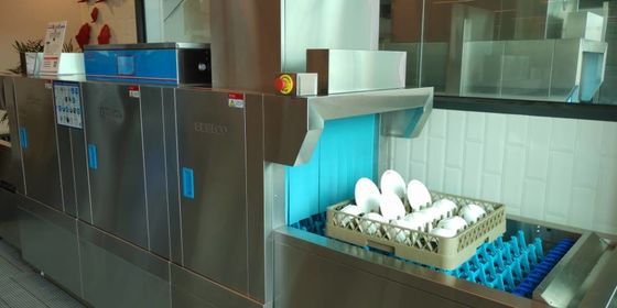 ประเทศจีน ร้านอาหารครัวพาณิชย์เชิงพาณิชย์เครื่องล้างจาน 1600H 3900W 850D เครื่องจ่ายภายใน ผู้ผลิต